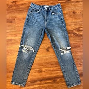 Garage “Mom Jean” size 03/26
